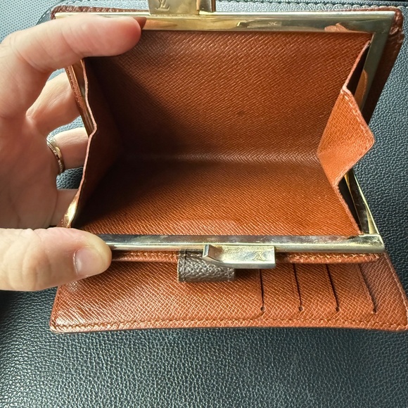 Louis Vuitton Monogram Kisslock Wallet - Picture 3 of 6